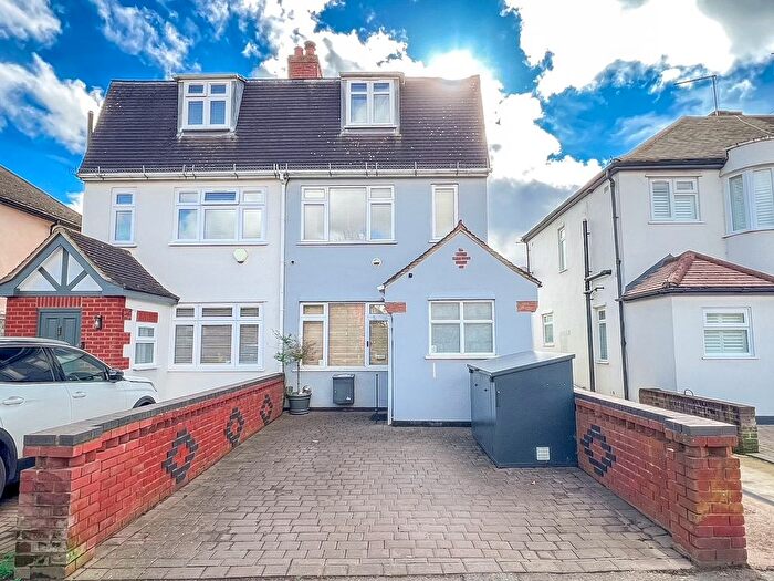3 Bedroom Semi Detached House For Sale In Walton Road, West Molesey, KT8