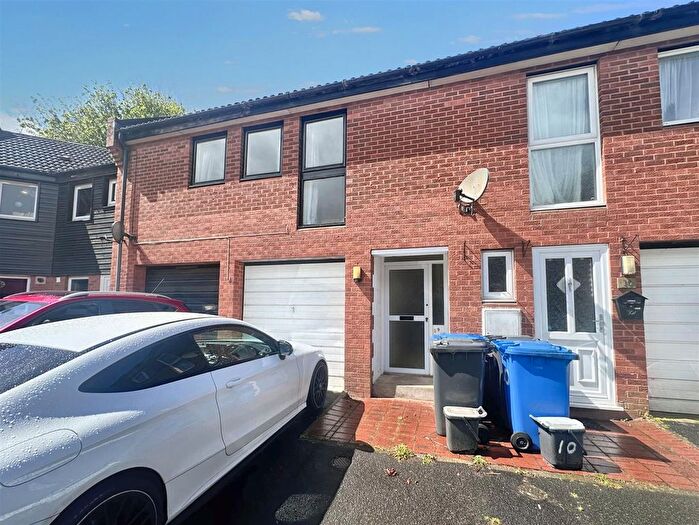 3 Bedroom Flat To Rent In Brampton Court, Norwich, NR5