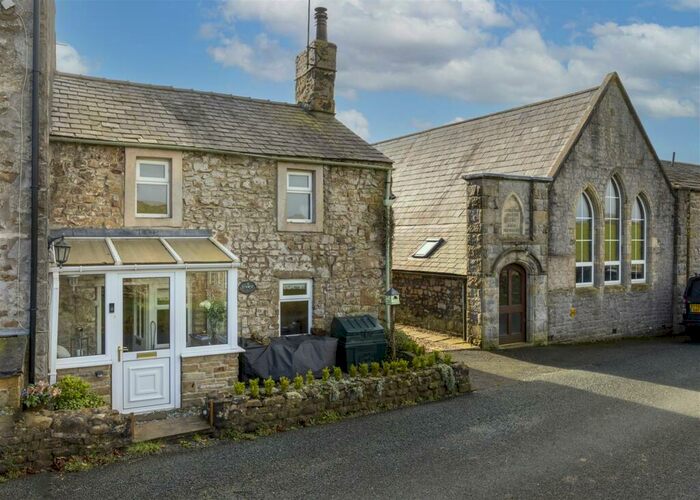 2 Bedroom End Of Terrace House For Sale In Green Cottages, Lower Westhouse, LA6