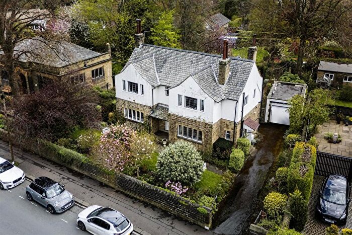 4 Bedroom Detached House For Sale In Skircoat Green Road, Halifax, HX3