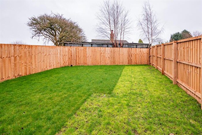 4 Bedroom Semi-Detached House To Rent In Butterworth Road, Sutton In Ashfield, NG17