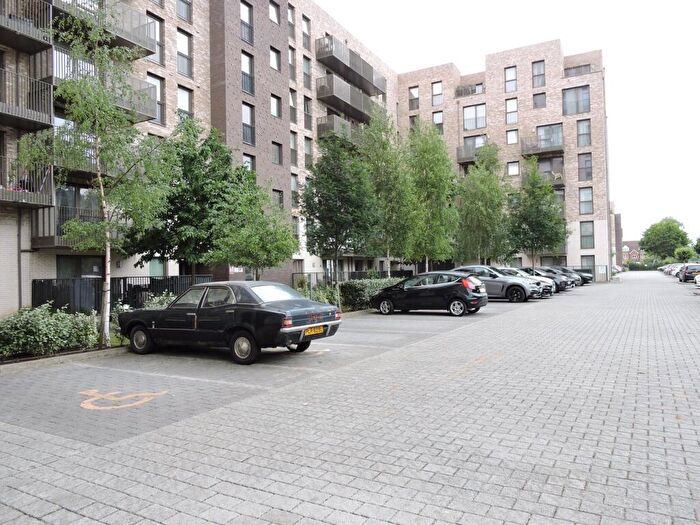 2 Bedroom Flat For Sale In Alma Road, Enfield, (North London), EN3