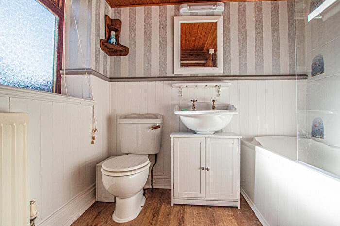 2 Bedroom Cottage To Rent In Common End, Rowley Hill, Huddersfield, HD8