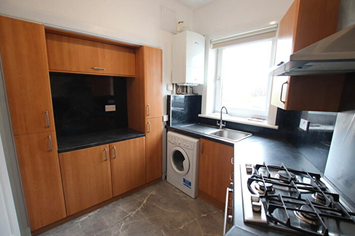 2 Bedroom Flat To Rent In Tullideph Road, Dundee, DD2