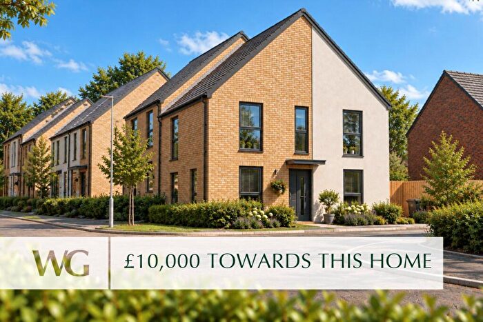 3 Bedroom End Of Terrace House For Sale In Gem Avenue, Exeter, EX4