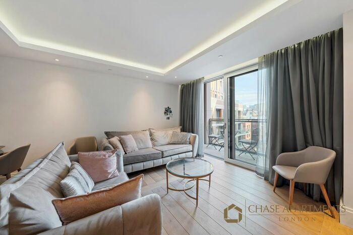 2 Bedroom Flat To Rent In Savoy House, Strand, WC2R