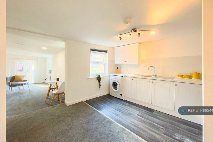 1 Bedroom Flat To Rent In Market Street, Stalybridge, SK15