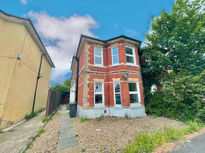 4 Bedroom House To Rent In Gloucester Road, BH7