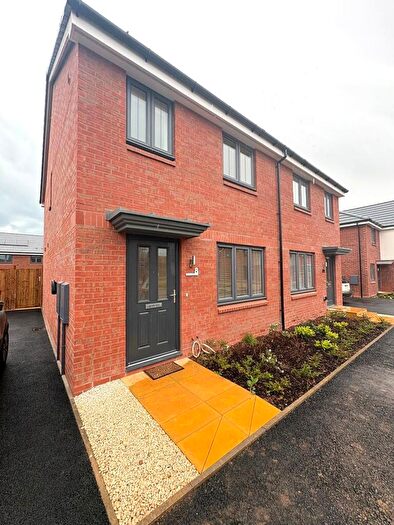 3 Bedroom Semi-Detached House To Rent In Glade Way, Warwick, Warwickshire, CV33