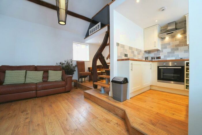 1 Bedroom Apartment To Rent In Market Place, Faringdon, SN7