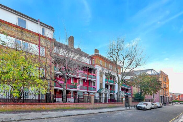 1 Bedroom Flat To Rent In Millpond Estate, West Lane, London, SE16