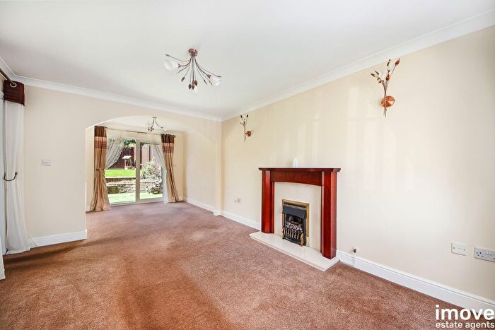 4 Bedroom Detached House For Sale In Lutyens Drive, Paignton, TQ3