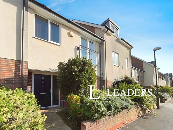 3 Bedroom Terraced House To Rent In Southlands Way, Shoreham-by-Sea, West Sussex, BN43