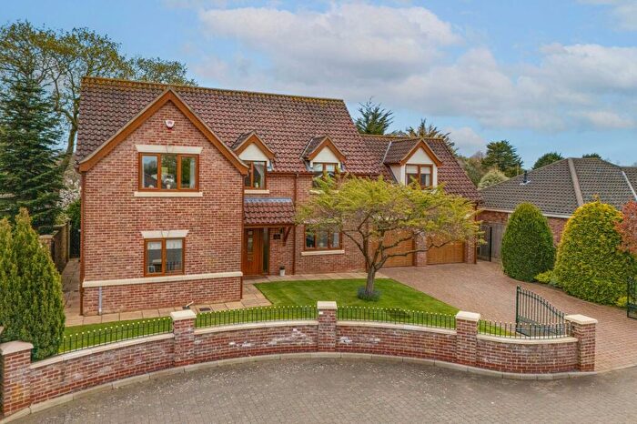 4 Bedroom Detached House For Sale In Oaklands Drive, Burgh Castle, NR31