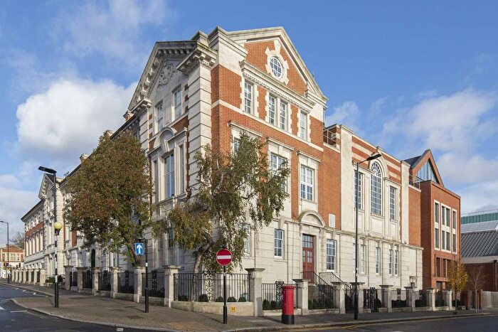 1 Bedroom Flat For Sale In Winchester Street, Acton, W3