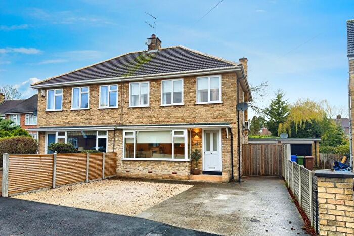 3 Bedroom Semi Detached House For Sale In The Vale, Kirk Ella, Hull, HU10