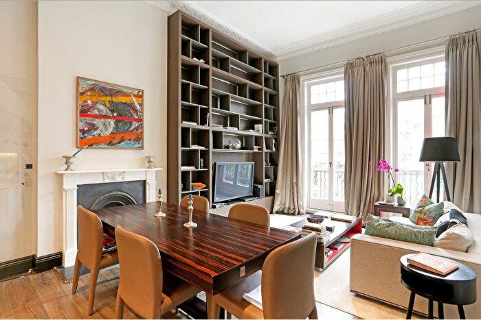 2 Bedroom Flat To Rent In Bramham Gardens, Earls Court, London, SW5