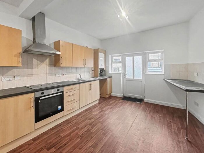 3 Bedroom Flat To Rent In Nottingham Road, Stapleford, NG9