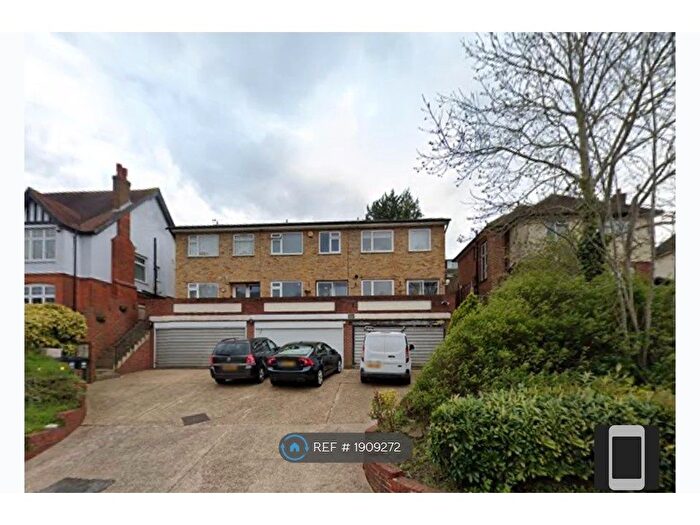 3 Bedroom Terraced House To Rent In Croydon Road, Caterham, CR3