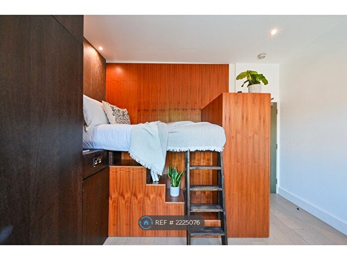 Studio To Rent In London, London, NW6