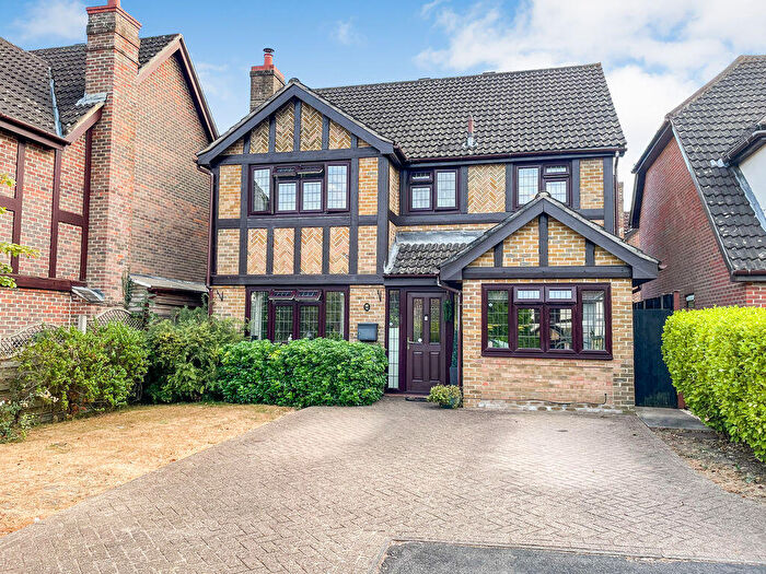 4 Bedroom Detached House For Sale In Beattie Rise, Hedge End, Southampton, SO30