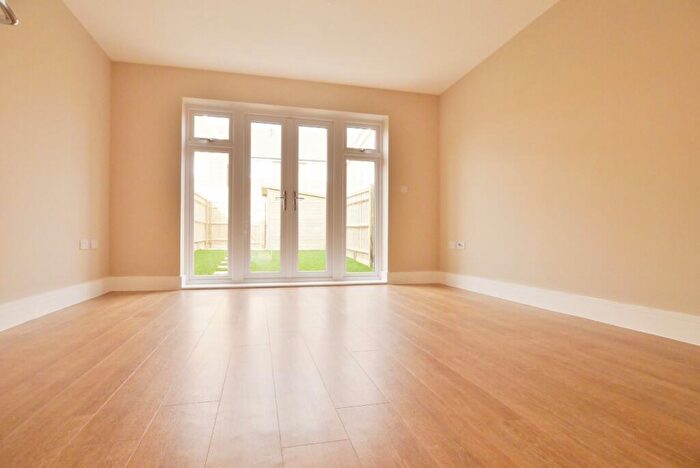 2 Bedroom End Of Terrace House To Rent In Longhurst Avenue, Highwood, Horsham, RH12