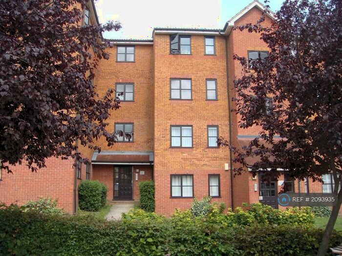 2 Bedroom Flat To Rent In Tarplett House, London, SE14