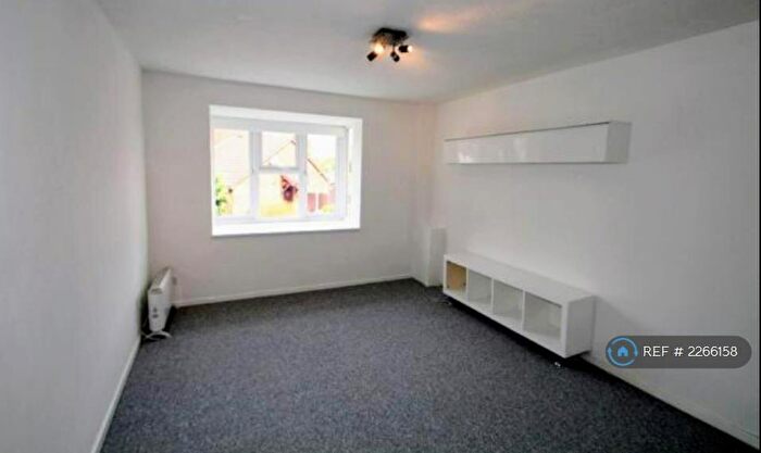 1 Bedroom Flat To Rent In Parish Gate Drive, Sidcup, DA15