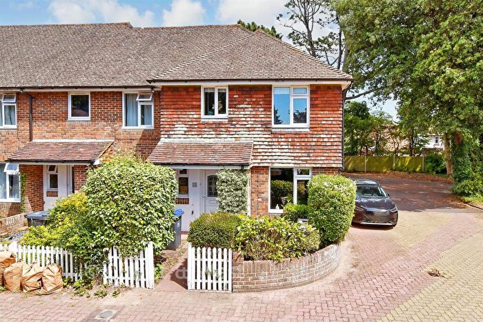 3 Bedroom End Of Terrace House For Sale In Springfield Gardens, Worthing, West Sussex, BN13