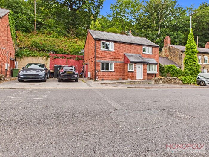 3 Bedroom Detached House For Sale In Newbridge Road, Newbridge, LL14