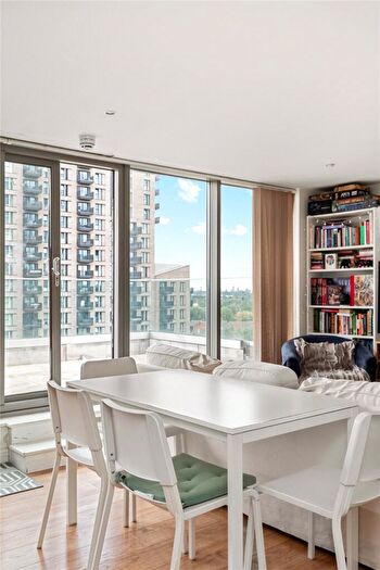3 Bedroom Apartment To Rent In Merlin Heights, Waterside Way, London, N17