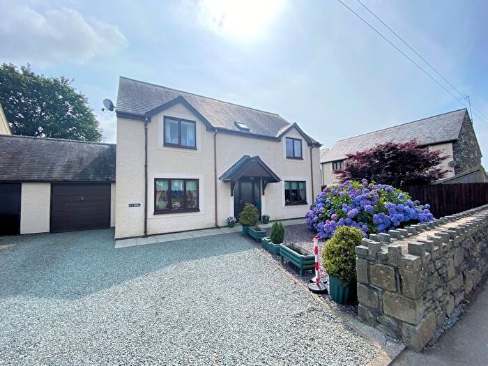 4 Bedroom Link Detached House For Sale In Y Ddol, Tywyn, LL36