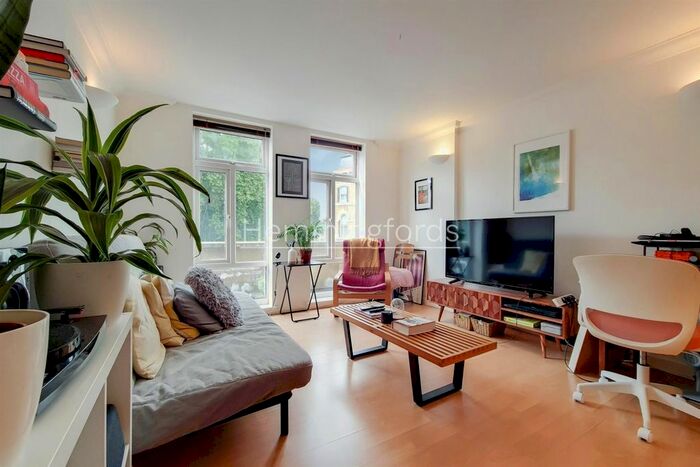 1 Bedroom Flat For Sale In Abney Park Court, Stoke Newington High Street, N16