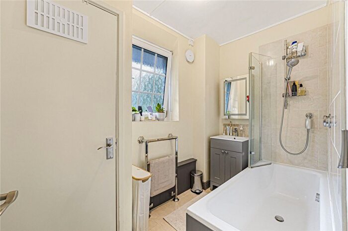 1 Bedroom Flat For Sale In George Row, London, SE16