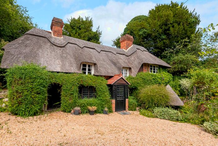 4 Bedroom Detached House For Sale In Itchen Stoke, Alresford, SO24