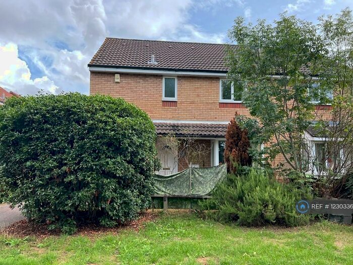 2 Bedroom Terraced House To Rent In Heather Gardens, Bedford, MK41