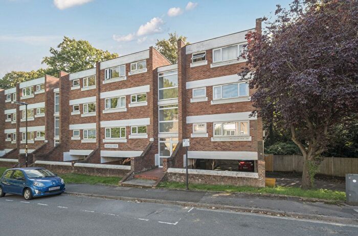2 Bedroom Flat For Sale In Silverdale Road, Banister Park, Southampton, Hampshire, SO15