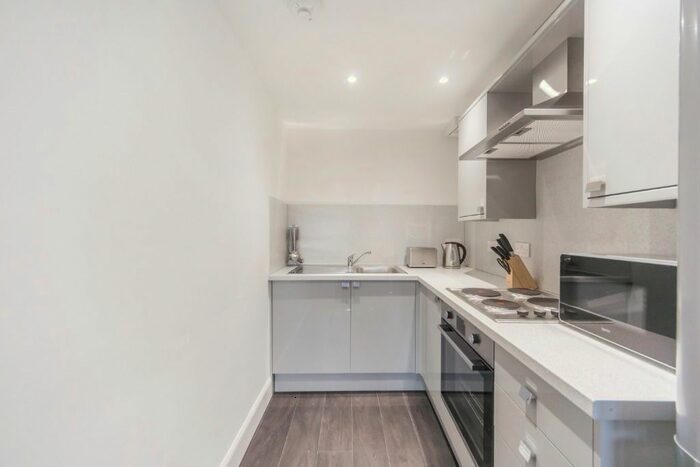 1 Bedroom Flat To Rent In Laurel Place, Thornwood, Glasgow, G11