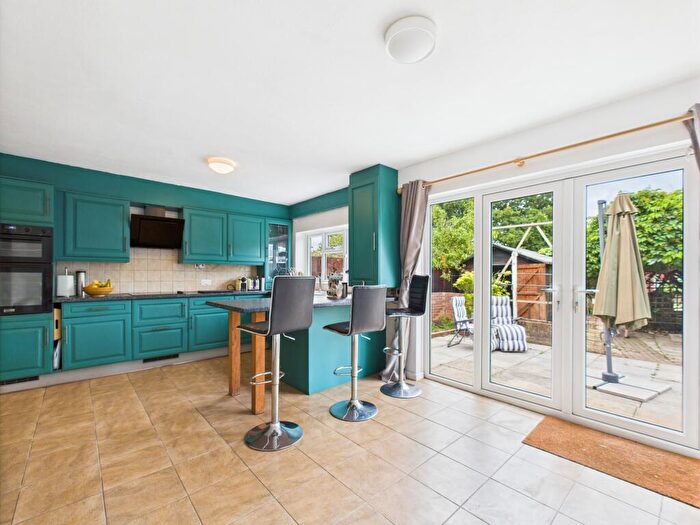 3 Bedroom Semi-Detached House For Sale In The Crescent, Padworth, RG7