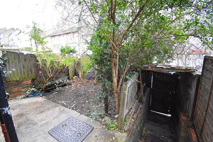 3 Bedroom Terraced House For Sale In Tewson Road, Plumstead, SE18