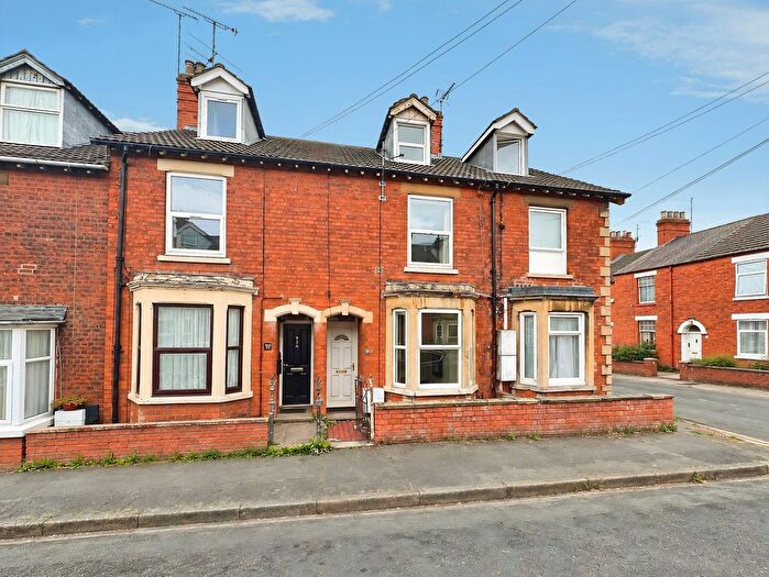 3 Bedroom Terraced House For Sale In Edward Street, Grantham, NG31