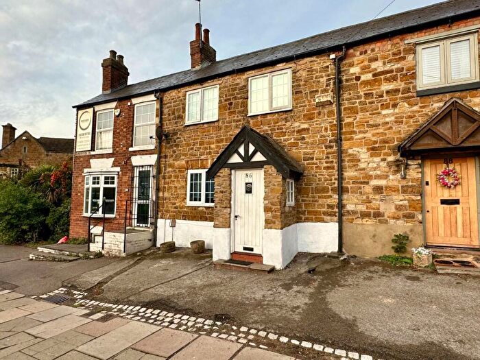2 Bedroom Cottage For Sale In Harborough Road, Kingsthorpe, Northampton, NN2