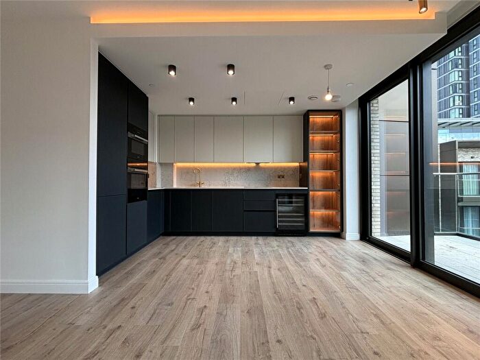 2 Bedroom Apartment To Rent In Vermont House, City Road, London, EC1V