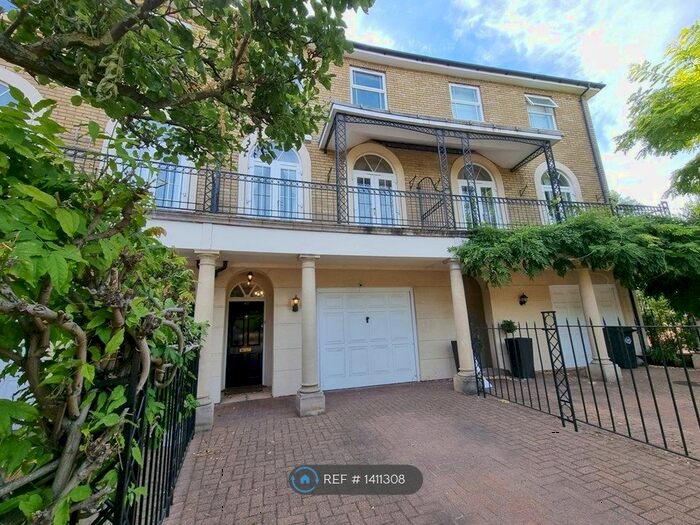 3 Bedroom Terraced House To Rent In Savery Drive, Long Ditton, Surbiton, KT6