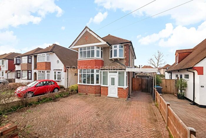 3 Bedroom Detached House For Sale In Van Dyck Avenue, New Malden, KT3