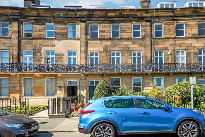 1 Bedroom Flat To Rent In The Crescent, Scarborough, North Yorkshire, YO11