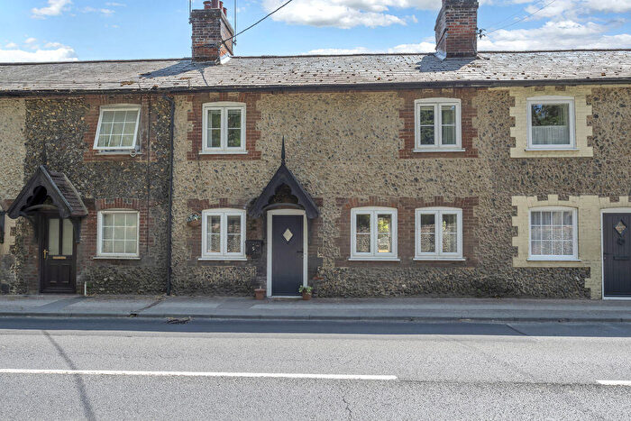 3 Bedroom Terraced House For Sale In The Street, Bury St. Edmunds, IP31