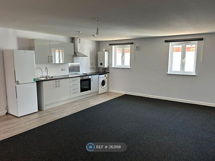 4 Bedroom Flat To Rent In Shield Retail Centre, Filton, Bristol, BS34