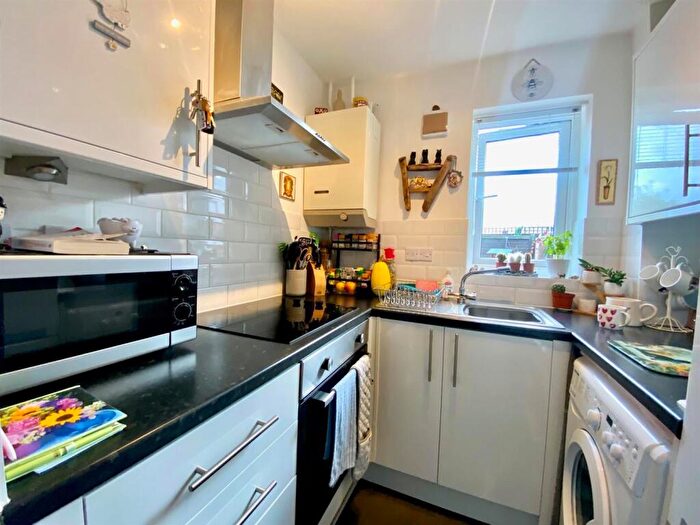 1 Bedroom End Of Terrace House To Rent In Pembroke Close, Marston Moretaine, Bedford, MK43