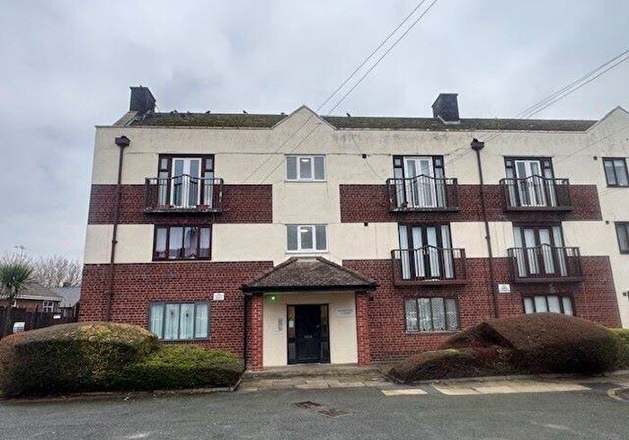 1 Bedroom Flat For Sale In Flat Woolton Court, - Woodvale Road, Woolton, L25